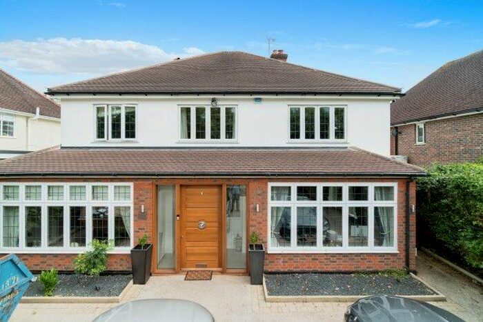 4 Bedroom Property To Rent In Fir Tree Road, Banstead, SM7