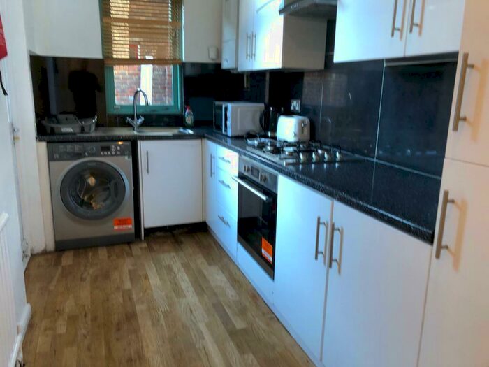 4 Bedroom House To Rent In Staveley Close, London, London, N7