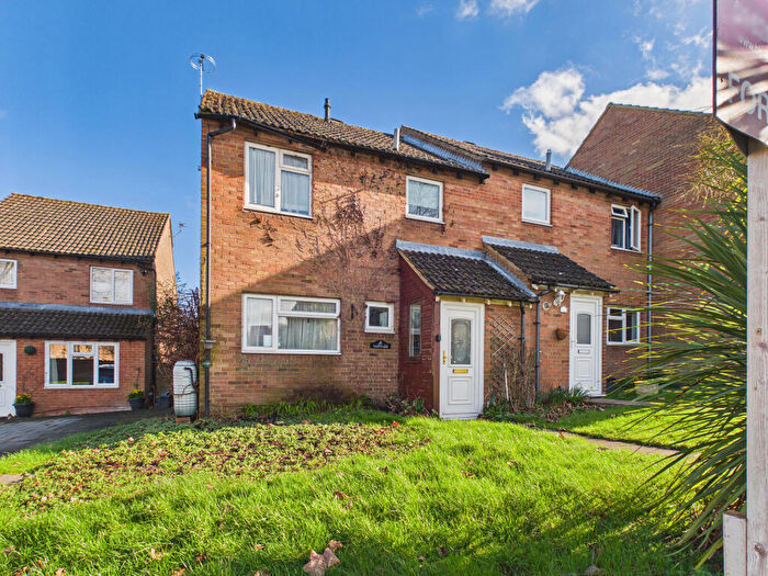 3 Bedroom Terraced House For Sale In George Close, Marlow, Buckinghamshire, SL7