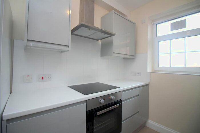 2 Bedroom Flat To Rent In Teale Street, London, E2