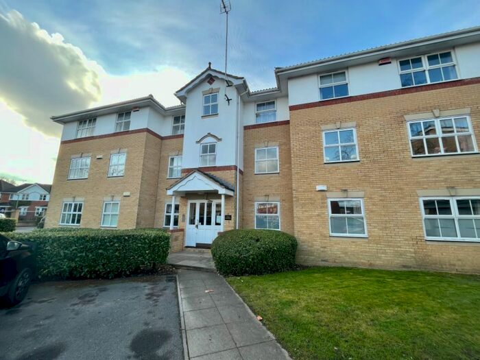 2 Bedroom Flat To Rent In Cody Close, Ash Vale, Aldershot GU12
