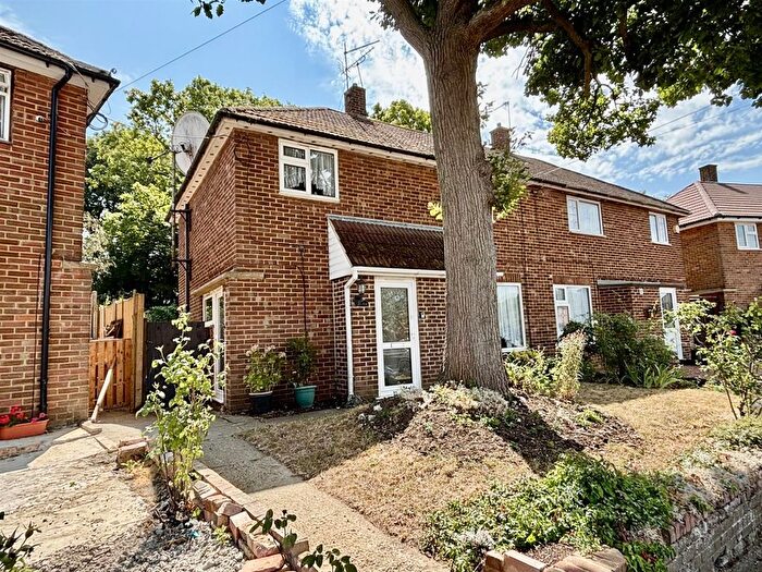 3 Bedroom Semi Detached House For Sale In Pennant Road, Rochester, ME1