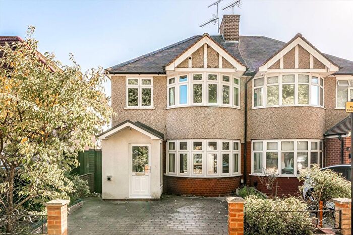 3 Bedroom Property For Sale In London Road, Isleworth, TW7