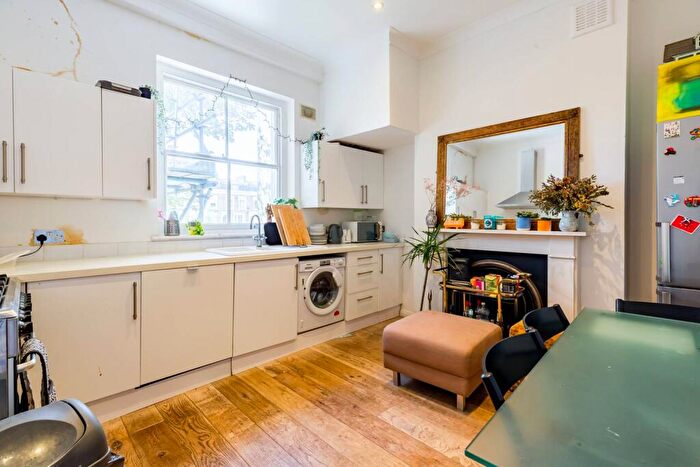 2 Bedroom Flat For Sale In Campbell Road, Bow, London, E3
