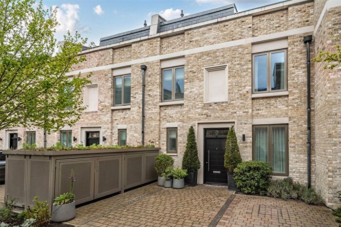 4 Bedroom Detached House For Sale In Forbury Road, London, SE13