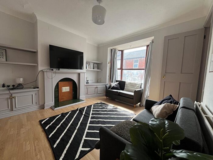 4 Bedroom Terraced House To Rent In West End // Bedroom // Student House // Aug, LN1