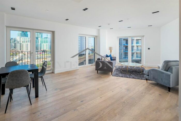 2 Bedroom Flat To Rent In Keybridge Tower, Exchange Gardens, Vauxhall, SW8