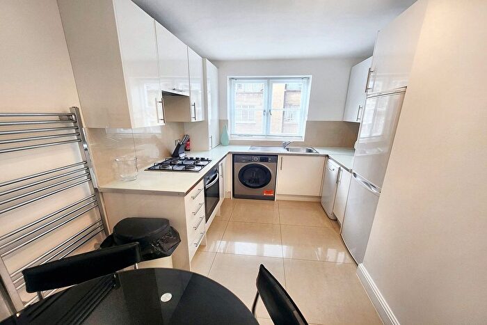 2 Bedroom Flat To Rent In Marylebone Street, Marylebone, London, W1G