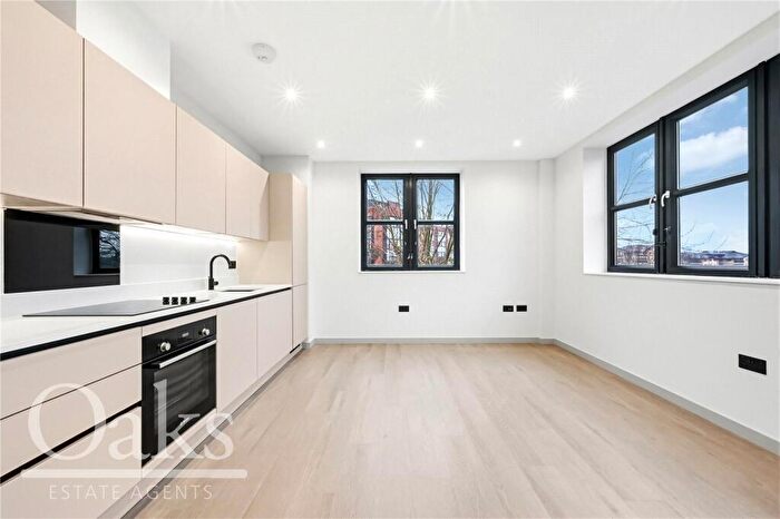 1 Bedroom Apartment To Rent In Dingwall Road, Croydon, CR0