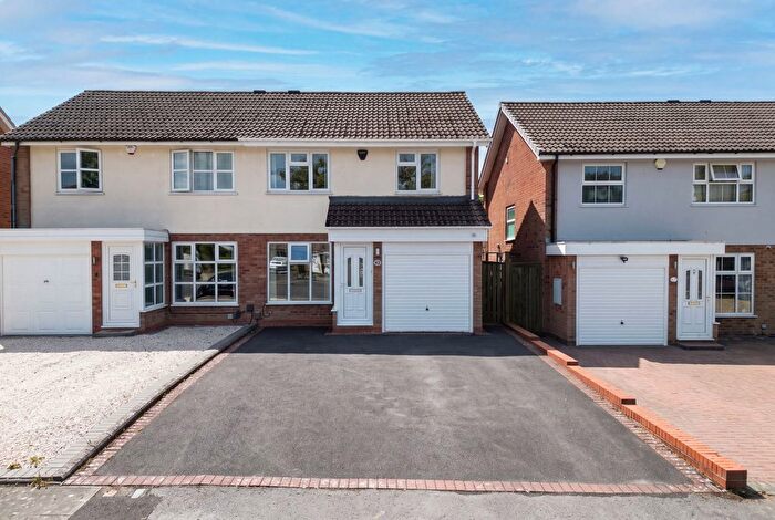 3 Bedroom Semi Detached House For Sale In Glascote Close, Shirley, B90