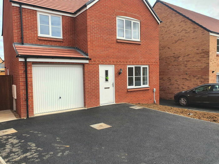 4 Bedroom Detached House To Rent In Chalkleys Lane, Kettering, NN15