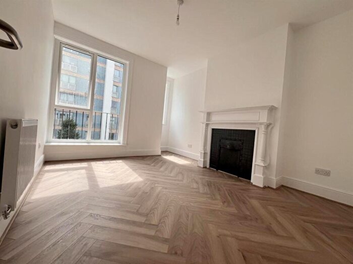 3 Bedroom Flat To Rent In London Road, Croydon, CR0