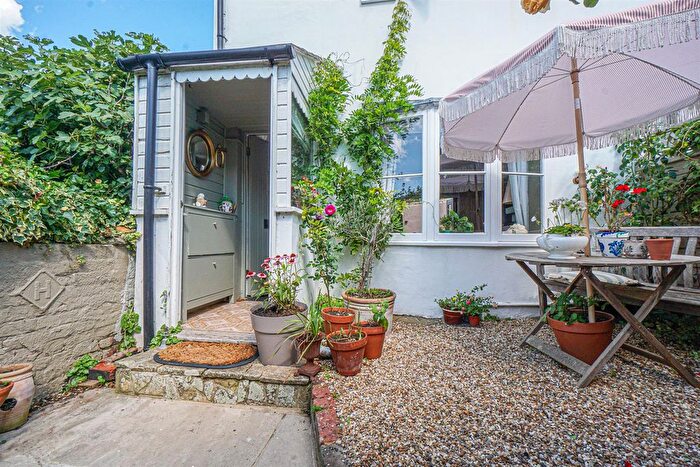 2 Bedroom End Of Terrace House For Sale In Oxford Terrace, Hastings, TN34