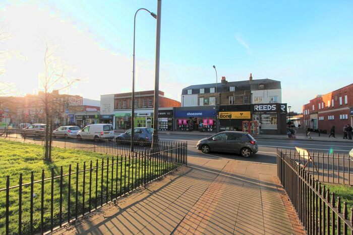 2 Bedroom Flat To Rent In Rushey Green, Catford, SE6