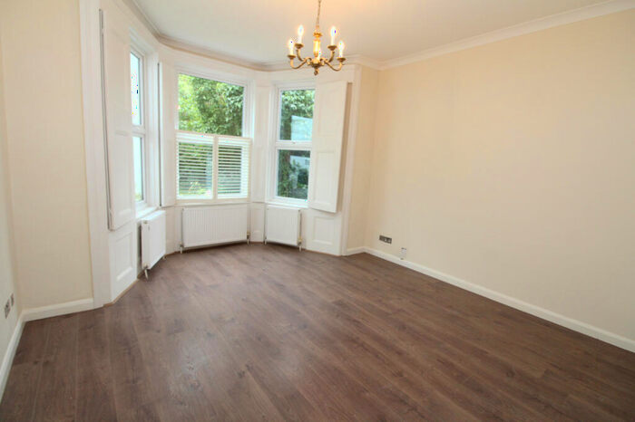 2 Bedroom Apartment To Rent In Foxgrove Road, Beckenham, BR3