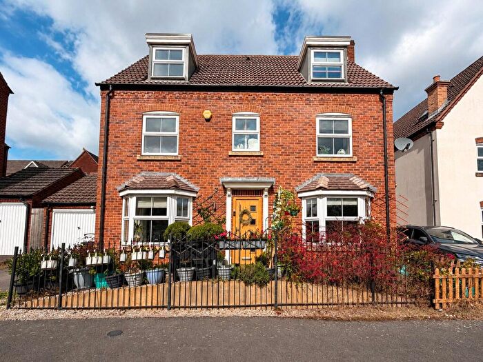 5 Bedroom Detached House For Sale In Kingswood Close, Birmingham, West Midlands, B30