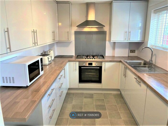 5 Bedroom Semi-Detached House To Rent In Piltdown Road, Brighton, BN2