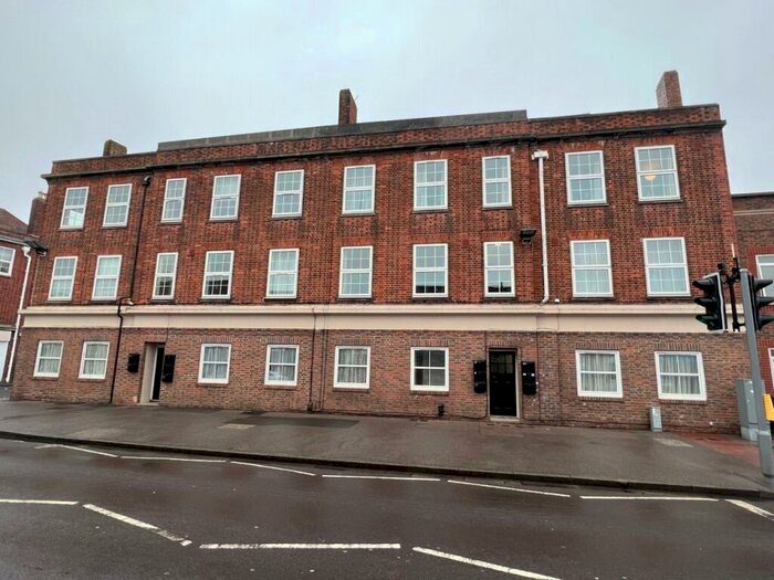 2 Bedroom Apartment To Rent In Marina Buildings, Stoke Road, Gosport, Hampshire, PO12