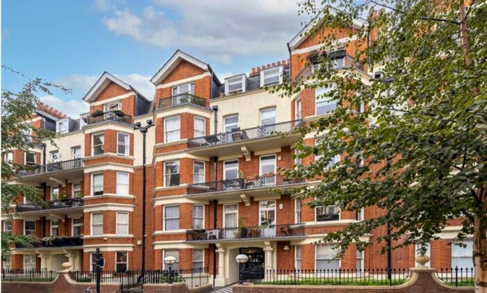 3 Bedroom Flat To Rent In Wymering Mansions, Wymering Road, Maidavale, W9