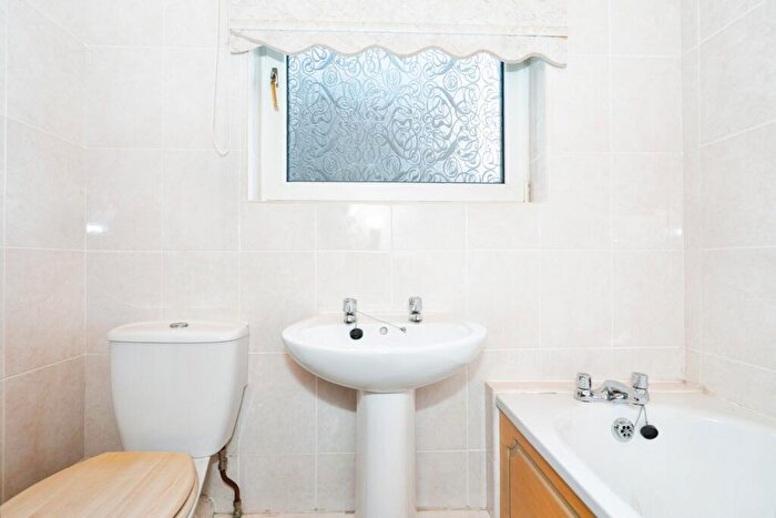 1 Bedroom Flat For Sale In Poynings Drive, Hove, East Sussex, BN3
