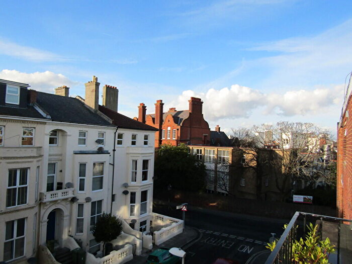 2 Bedroom Flat To Rent In Kent Road, Southsea, Hampshire, PO5
