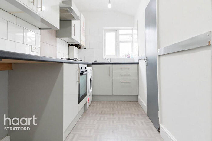 2 Bedroom Flat To Rent In Newhaven Lane, London, E16