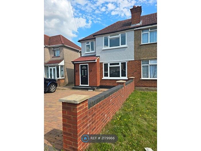 3 Bedroom Semi-Detached House To Rent In Moray Avenue, Hayes, UB3