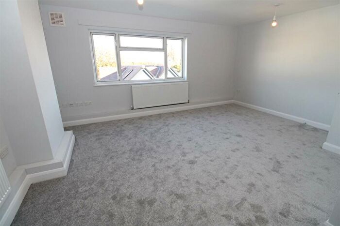 1 Bedroom Flat To Rent In Station Square, Petts Wood, Orpington, BR5
