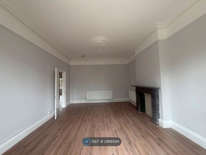 3 Bedroom Maisonette To Rent In Station Lane, Hornchurch, RM12