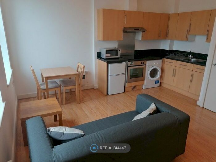 1 Bedroom Flat To Rent In Mcilroys Building, Reading RG1