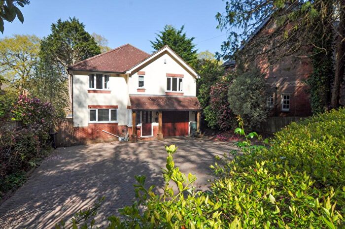 4 Bedroom Detached House For Sale In Smugglers Lane, Colehill, Wimborne, BH21