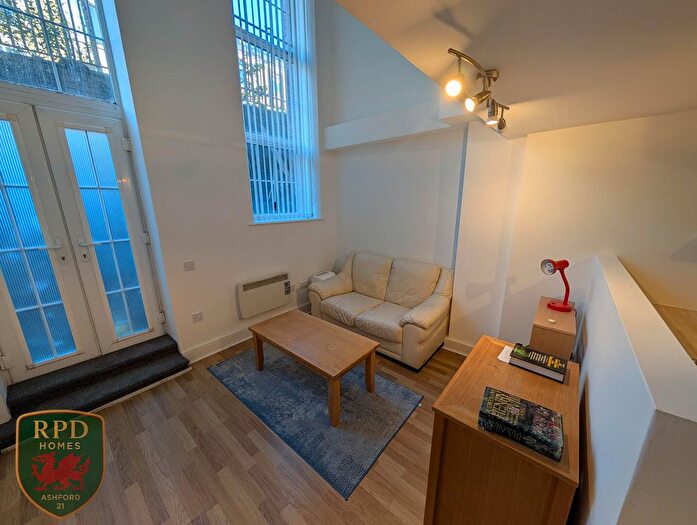 1 Bedroom Flat To Rent In Kilvey Terrace, St. Thomas, Swansea, SA1