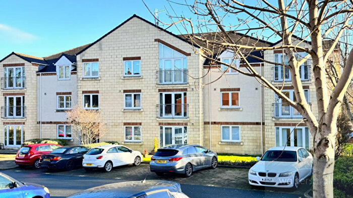 2 Bedroom Apartment For Sale In Flat, Woodside Court, Broadgate Lane, Horsforth, Leeds, LS18