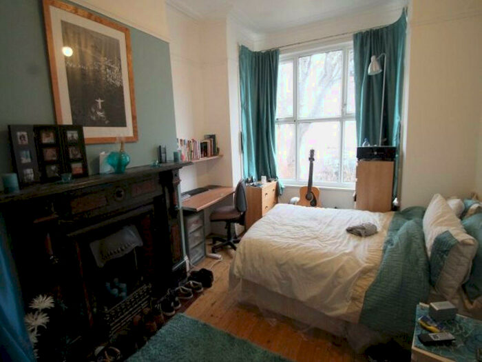 4 Bedroom House To Rent In Stanmore Road, Leeds, LS4