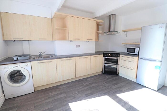 1 Bedroom End Of Terrace House For Sale In Woodland View, Calverley, Pudsey, West Yorkshire, Uk, LS28