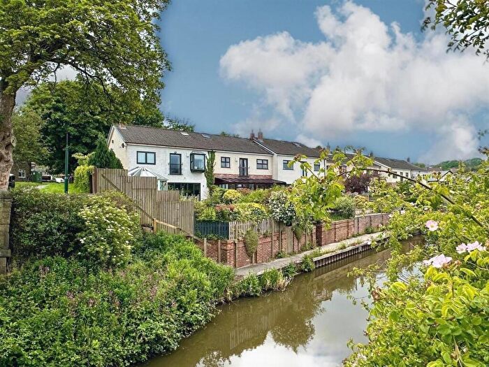 4 Bedroom End Of Terrace House For Sale In The Moorings, Disley, Stockport, SK12