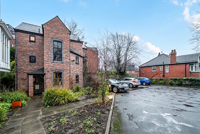 2 Bedroom Flat For Sale In Bainbrigge Road, Headingley, Leeds, LS6