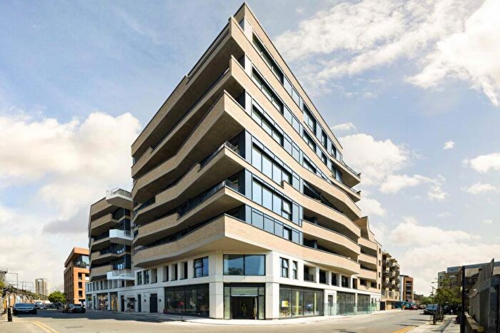3 Bedroom Flat To Rent In Mentmore Terrace, London Fields, E8