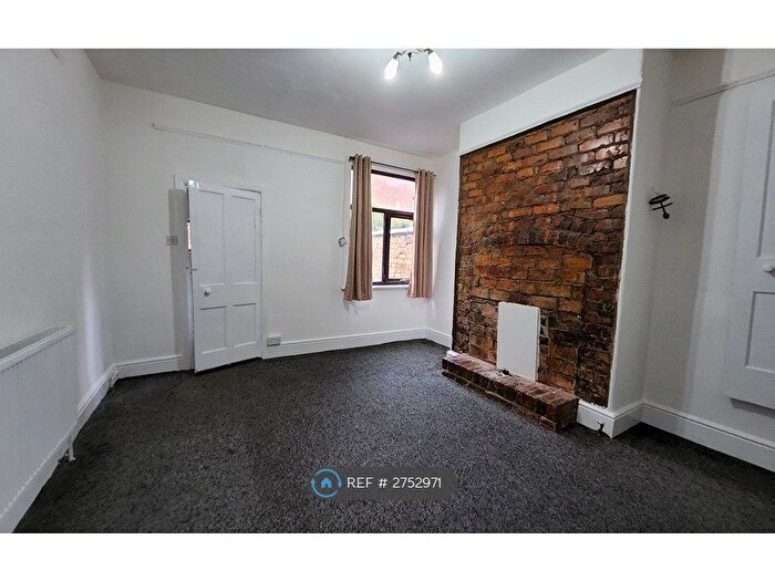 2 Bedroom Terraced House To Rent In Penn Street, Manchester, M40