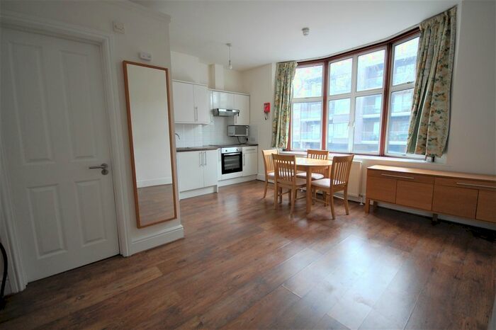 1 Bedroom Flat To Rent In Chiswick High Road, London, W4