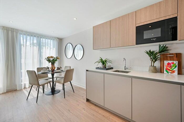 2 Bedroom Apartment For Sale In Fifty Burnhill Road, Beckenham, BR3