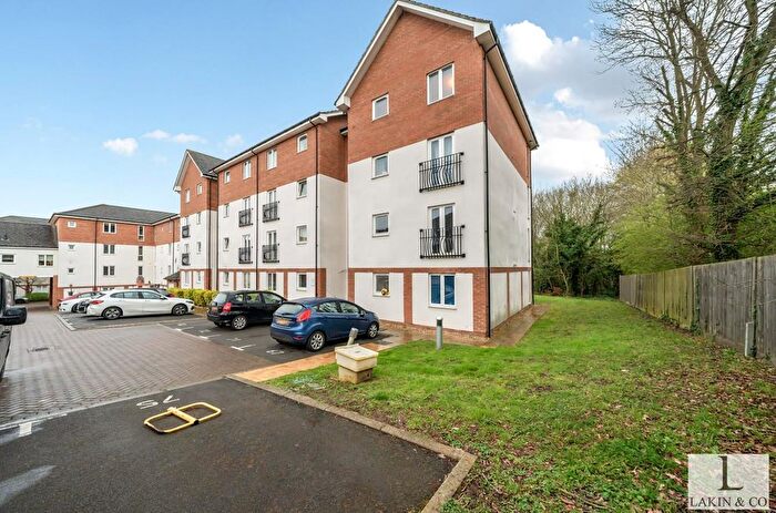 2 Bedroom Flat To Rent In Crosby Gardens, Uxbridge, UB8