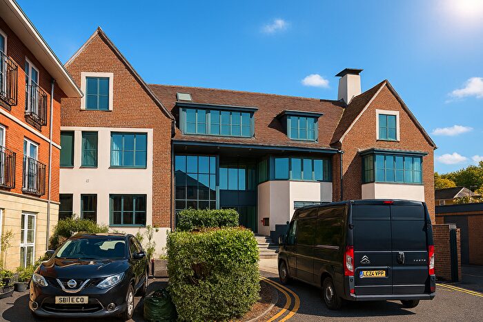 1 Bedroom Flat To Rent In Roebuck Close, Reigate, RH2