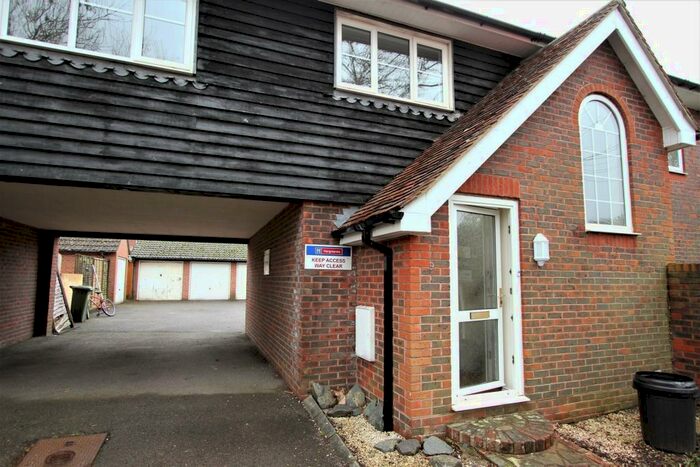 2 Bedroom Flat To Rent In Brookenbee Close, Rustington, BN16