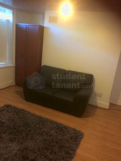 1 Bedroom Flat To Rent In New Road, ME4