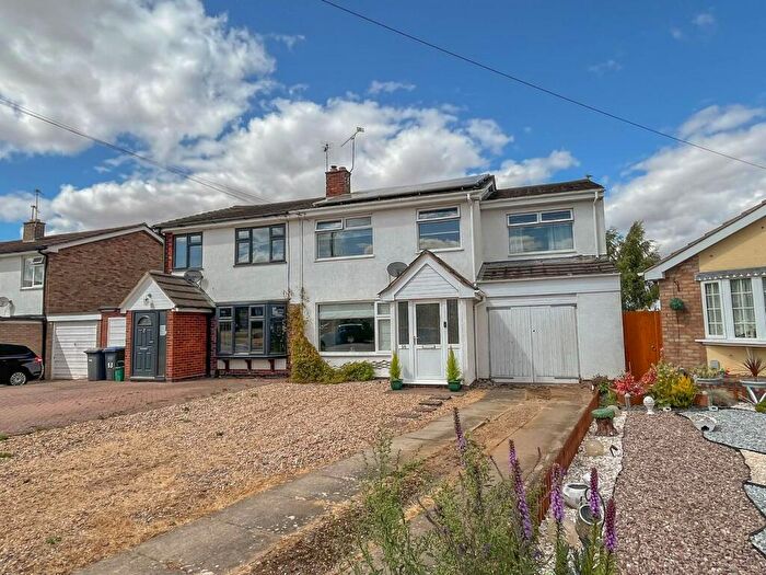 4 Bedroom Semi-Detached House For Sale In Gibson Drive, Hillmorton, Rugby, CV21