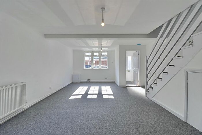 3 Bedroom Property To Rent In Binsteed Road, Portsmouth, PO2