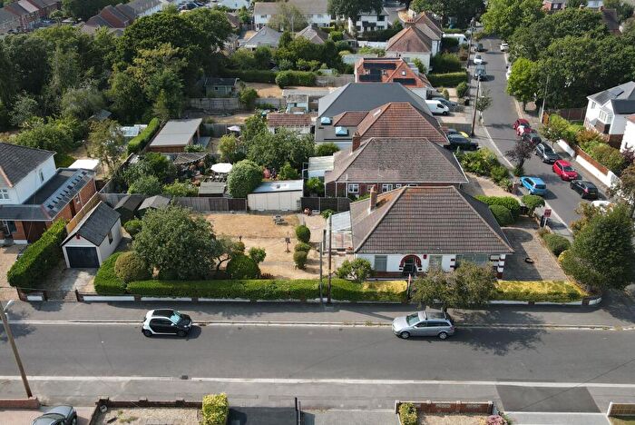 3 Bedroom Detached Bungalow For Sale In Arcadia Road, Christchurch, BH23