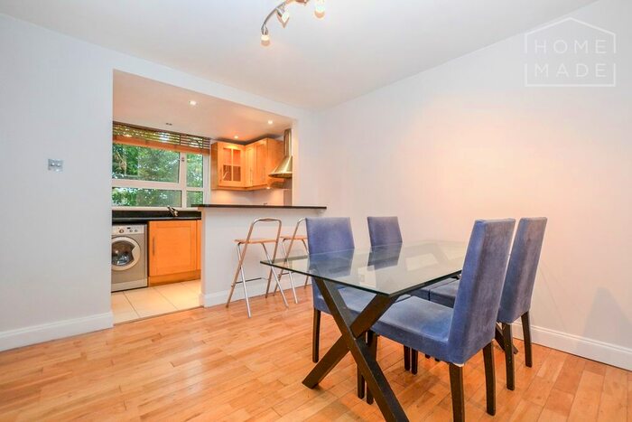 1 Bedroom Flat To Rent In Kingsdown Court, Bolingbroke Grove, Battersea, SW11