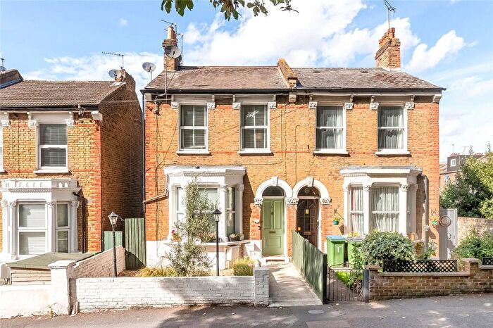 2 Bedroom Apartment For Sale In Sundorne Road, London, SE7